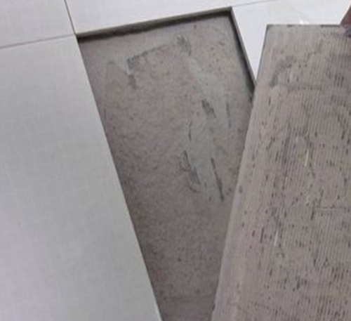 水富瓷砖空鼓维修公司分享瓷砖铺贴时如果打浆（即涂抹在瓷砖背面和基层上的砂浆或瓷砖胶）过少，会带来以下问题